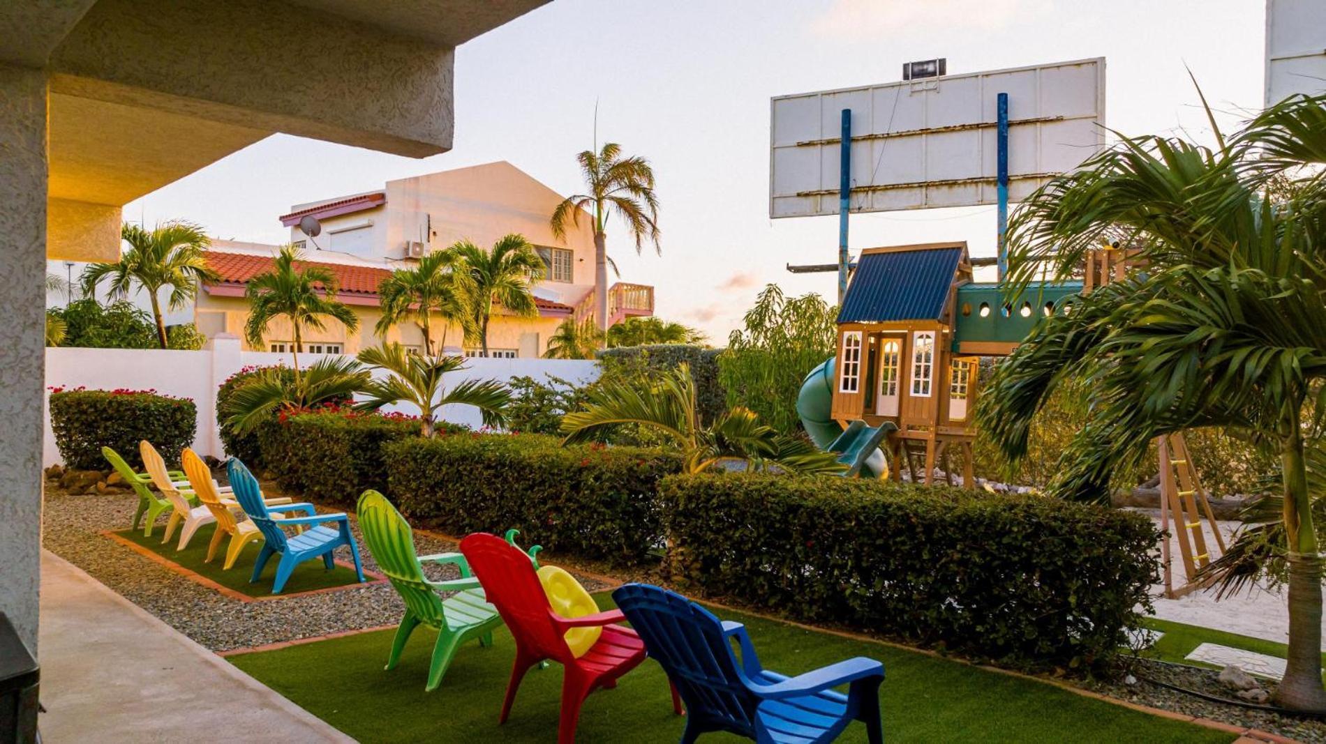Koyari Modern Condos 9BR 7BA Sleeps 26 w/ Pool&Roof Deck Palm Beach Buitenkant foto