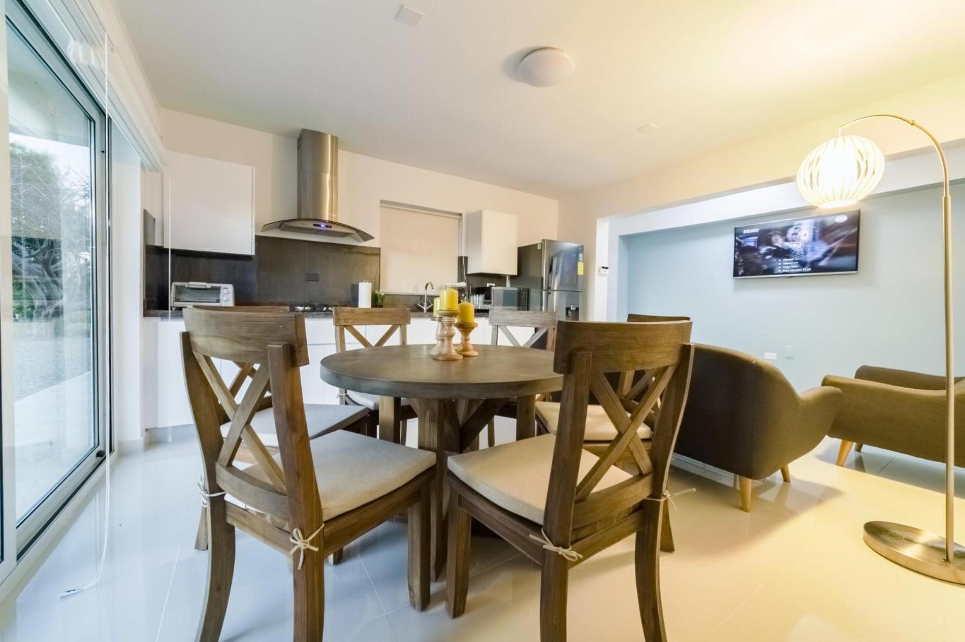 Koyari Modern Condos 9BR 7BA Sleeps 26 w/ Pool&Roof Deck Palm Beach Buitenkant foto