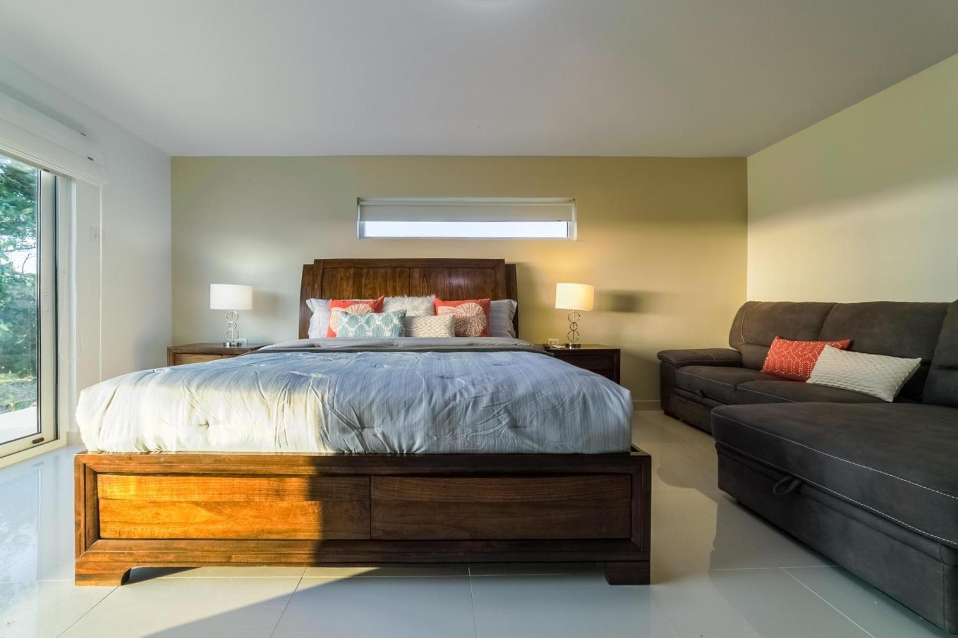 Koyari Modern Condos 9BR 7BA Sleeps 26 w/ Pool&Roof Deck Palm Beach Buitenkant foto