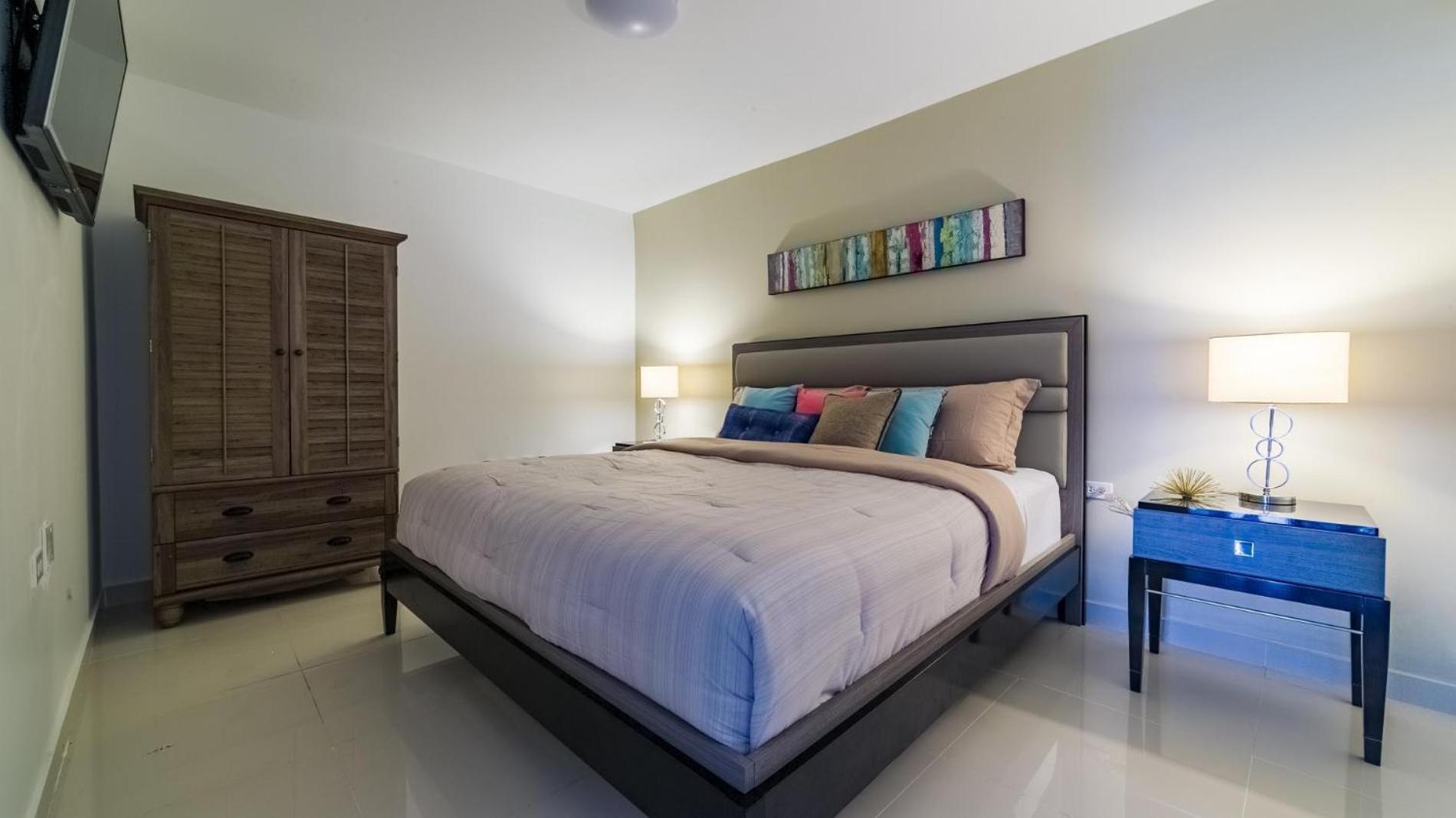 Koyari Modern Condos 9BR 7BA Sleeps 26 w/ Pool&Roof Deck Palm Beach Buitenkant foto