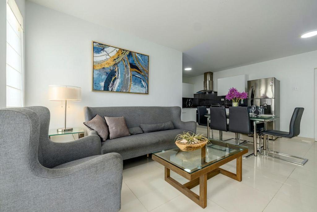 Koyari Modern Condos 9BR 7BA Sleeps 26 w/ Pool&Roof Deck Palm Beach Buitenkant foto