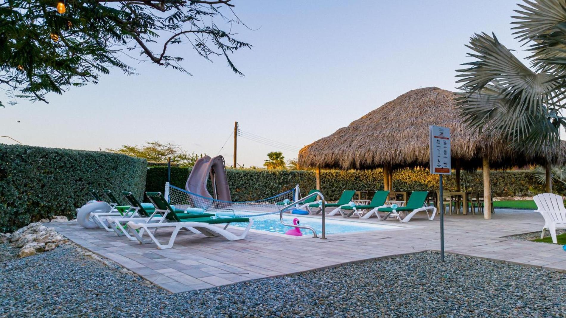 Koyari Modern Condos 9BR 7BA Sleeps 26 w/ Pool&Roof Deck Palm Beach Buitenkant foto