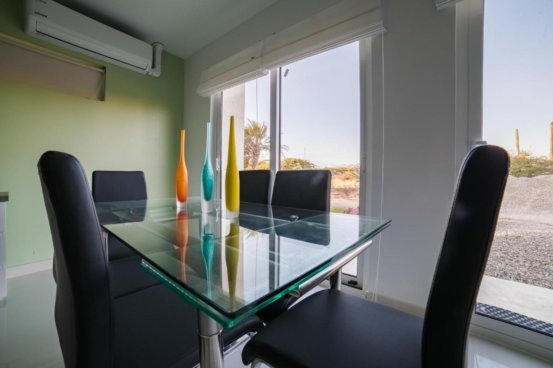 Koyari Modern Condos 9BR 7BA Sleeps 26 w/ Pool&Roof Deck Palm Beach Buitenkant foto