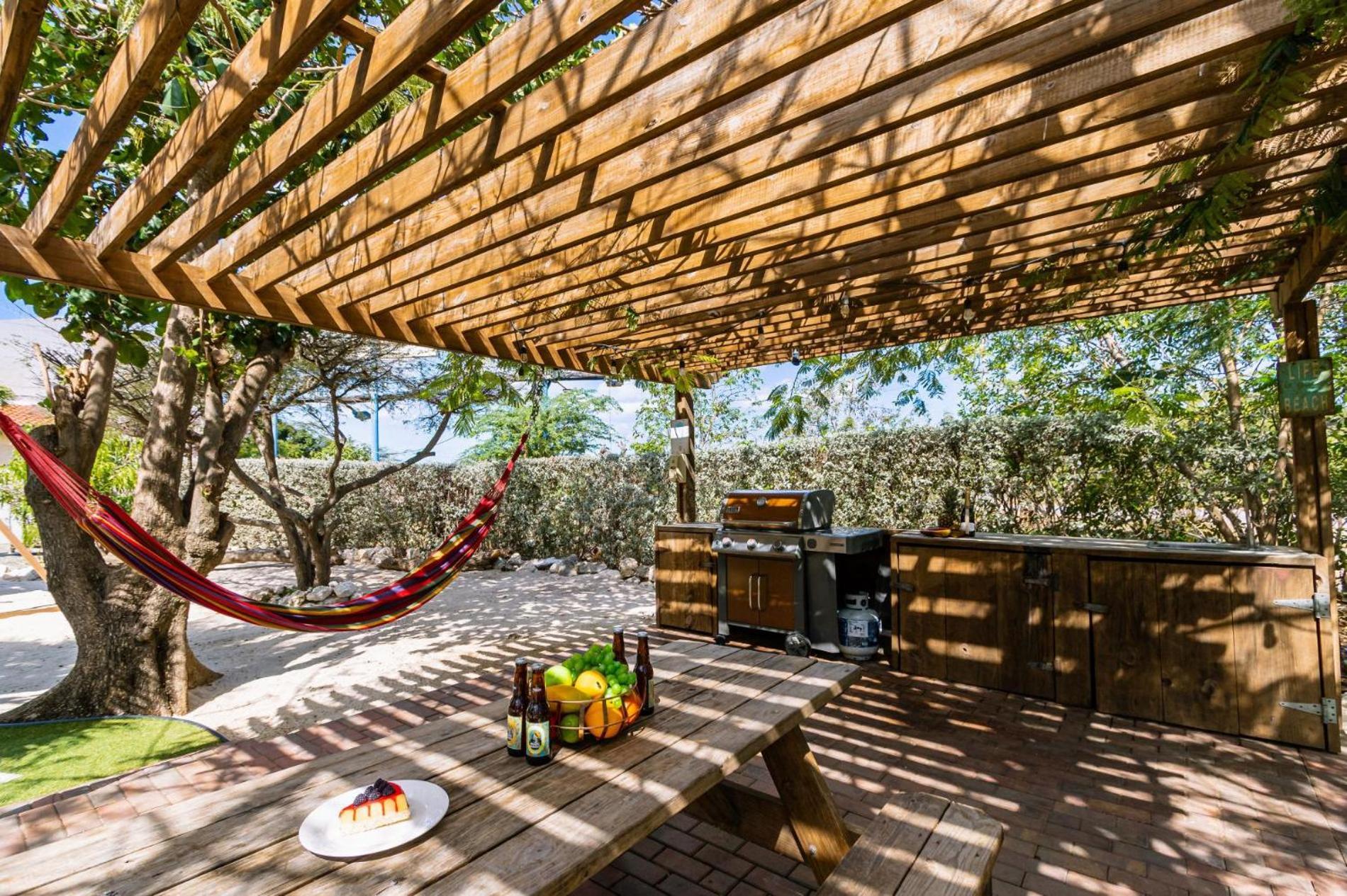 Koyari Modern Condos 9BR 7BA Sleeps 26 w/ Pool&Roof Deck Palm Beach Buitenkant foto