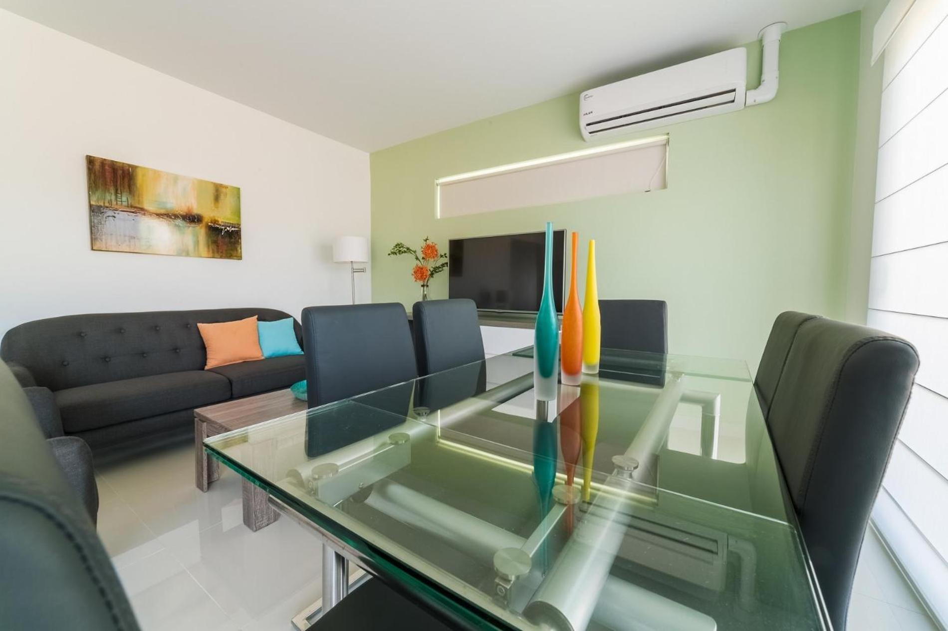 Koyari Modern Condos 9BR 7BA Sleeps 26 w/ Pool&Roof Deck Palm Beach Buitenkant foto
