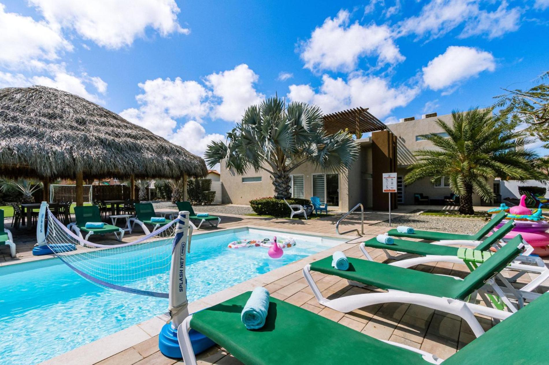 Koyari Modern Condos 9BR 7BA Sleeps 26 w/ Pool&Roof Deck Palm Beach Buitenkant foto